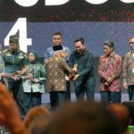 Teach4Hope Kitabisa menerima penghargaan SDG's Action Awards 2024